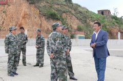 Wang Jun, chairman of the Long Island and visit troops